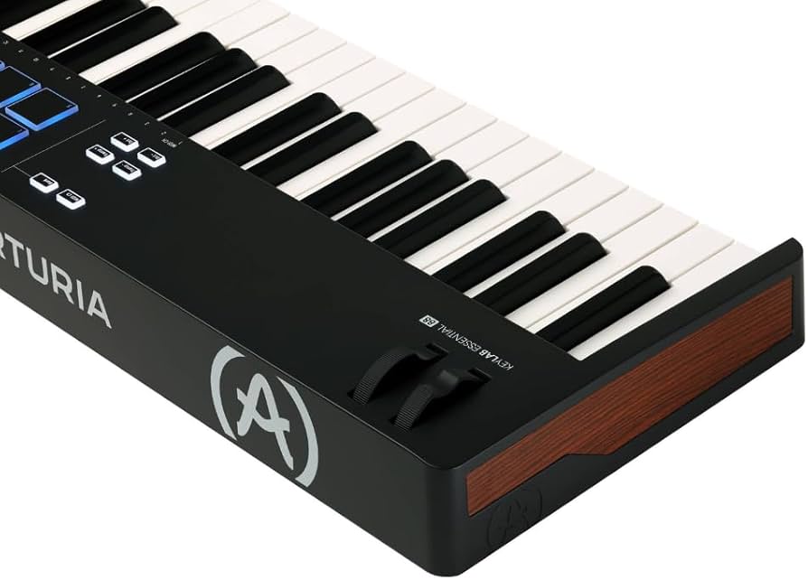 Amazon.com: Arturia KeyLab Essential 88 mk3 Full-size Universal